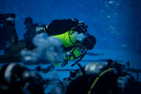 Krásný Výhled Potápějící Muže — Stock fotografie