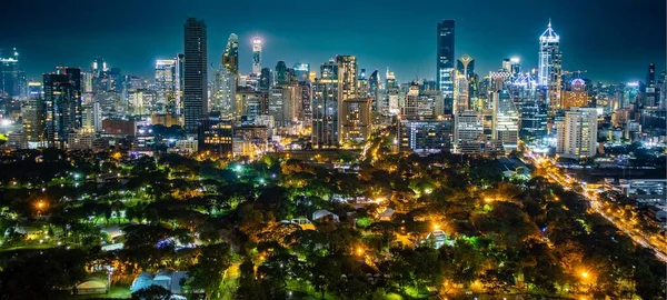Ночью Парка Лини Бангкок — стоковое фото