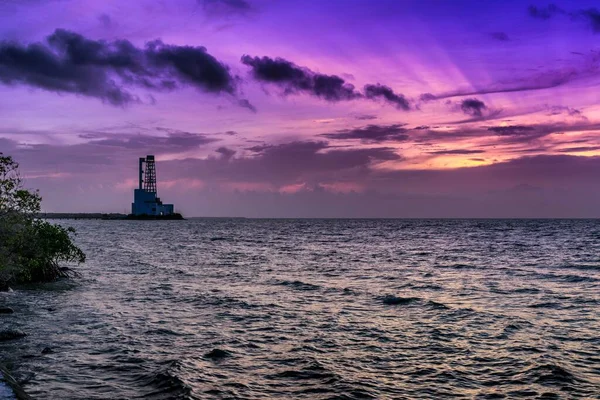 图卢姆墨西哥海岸的金色紫色日出 — 图库照片