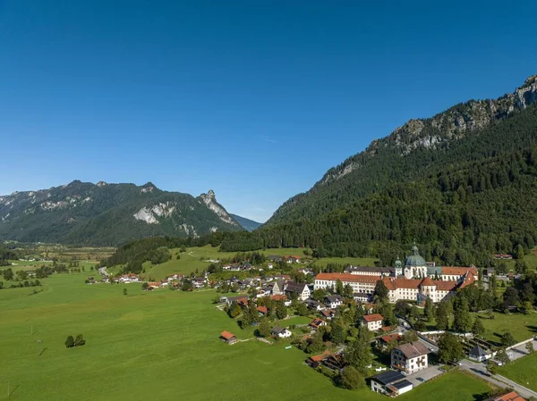 Aerial Shot Ettal Germany Surrounded Green Fields Scenic Mountains — Stock Photo, Image