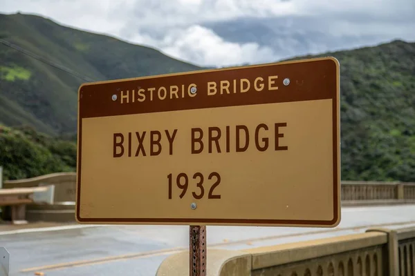 Znamení Pro Historický Most Bixby Creek Pacifické Pobřežní Dálnici Kalifornii — Stock fotografie
