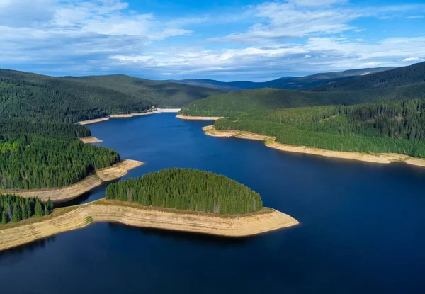 Letecký Snímek Jezera Oasa Rumunsku Obklopený Jedlemi — Stock fotografie