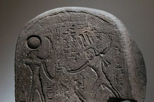 ベイルート国立博物館で古代の彫像のクローズアップショット — ストック写真