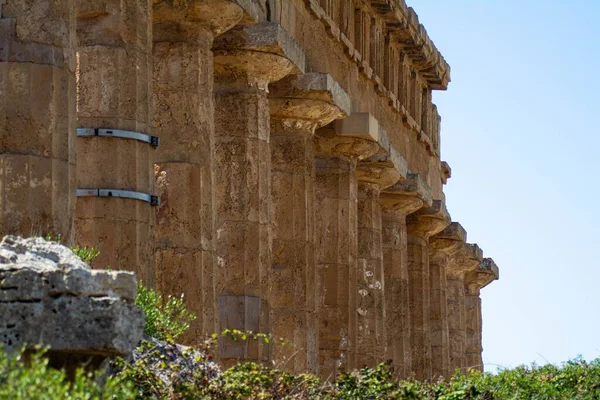 Antigo Templo Hera Selinunte Itália Contra Céu Azul Ensolarado — Fotografia de Stock