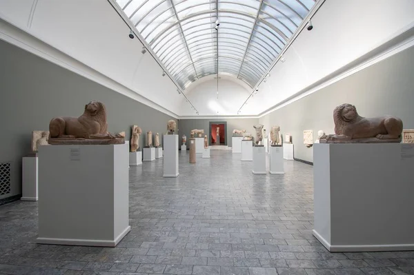 덴마크 코펜하겐에 박물관 안에서 아름다운 조각품들을 — 스톡 사진