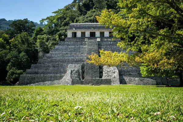 Uma Bela Foto Uma Pirâmide Pedra Palenque México — Fotografia de Stock