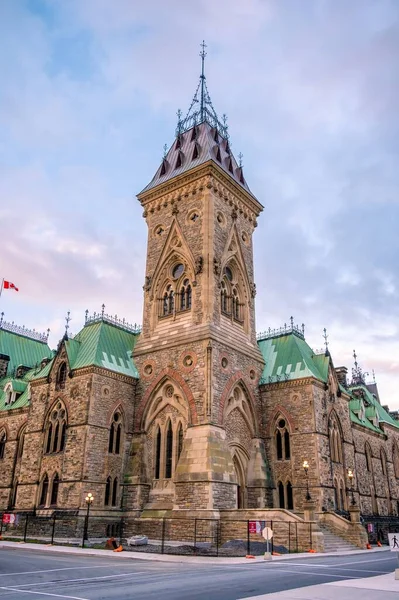 オタワ オンタリオ州 10月18 2022 カナダの国会議事堂の東側ブロックは 国の首都で上昇しています — ストック写真
