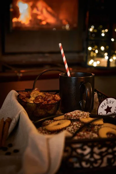Вертикальный Снимок Напитка Печеньем Концепция Рождества — стоковое фото