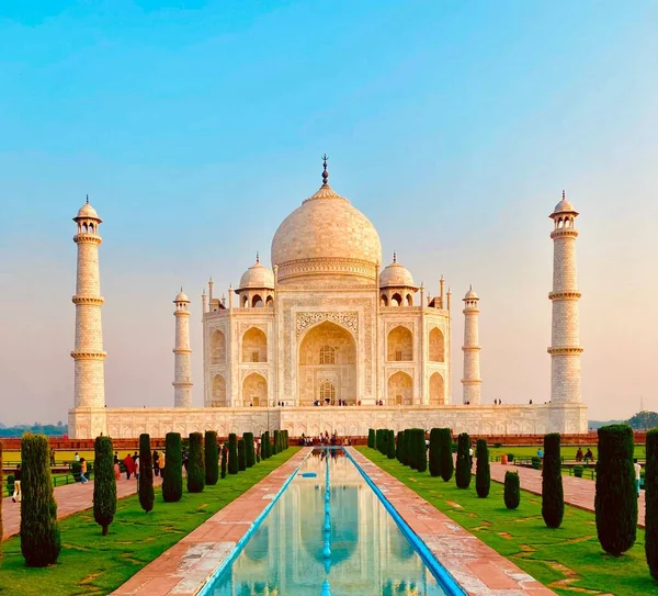 Histórico Mausoléu Mármore Islâmico Taj Mahal Com Jardim — Fotografia de Stock