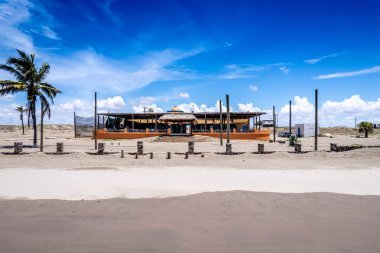 Playa Huatabampito, Moroncarit, Meksika 'daki güzel bir pizza restoranı manzarası.