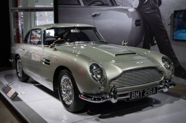 Klasik 1964 James Bond ASton Martin DB5