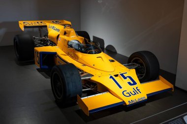 Klasik sarı Indianapolis 500 yarış arabası 1973 McLaren M16C Indianapolis 500, USAC Racing