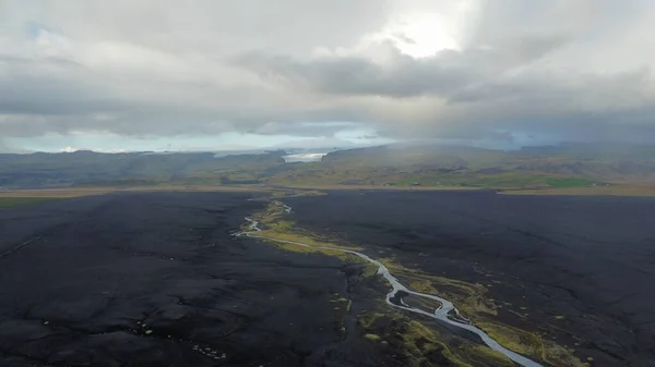 Una Vista Aérea Paisajes Fantásticos Islandia Con Río Estrecho Montañas — Foto de Stock