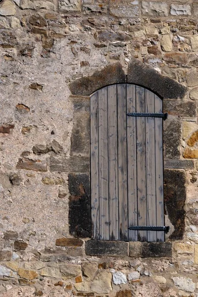 Вертикаль Старинной Деревянной Двери Железными Петлями Входа Святое Место — стоковое фото