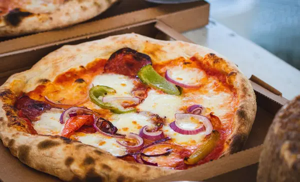 Closeup Shot Freshly Baked Italian Pizza — Stock Photo, Image