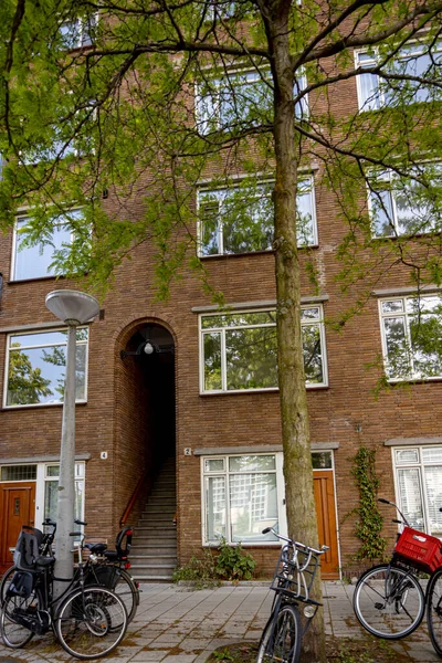 Rezidenční Domy Hlavním Městě Amsterdamu Vnější Fasádou Typickým Holandským Stylem — Stock fotografie