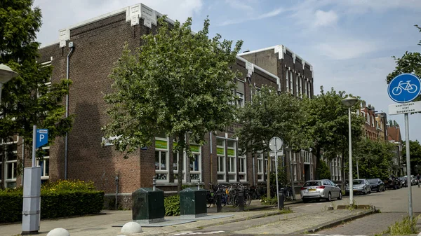 Жилые Дома Столице Амстердама Фасадом Типичным Голландским Стилем — стоковое фото