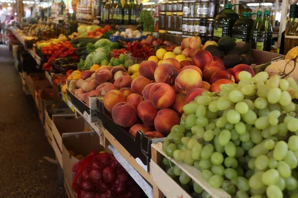 Uma Linha Legumes Frutas Para Venda Bazar Croácia — Fotografia de Stock