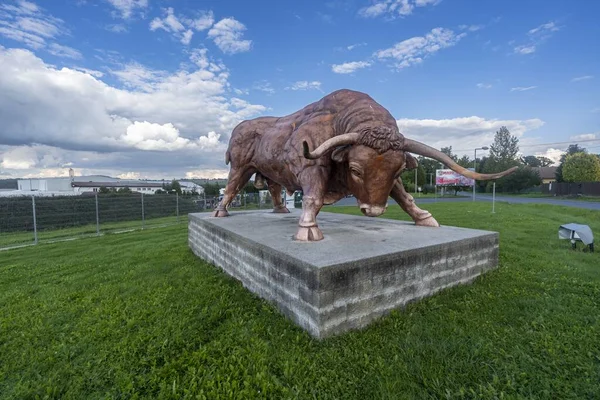 Statue Bull Front Meat Factory Blovice — Stock Photo, Image