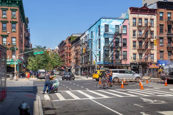 Kolorowe Budynki Gentryfikowanej Dzielnicy East Village Manhattanie Nowy Jork — Zdjęcie stockowe