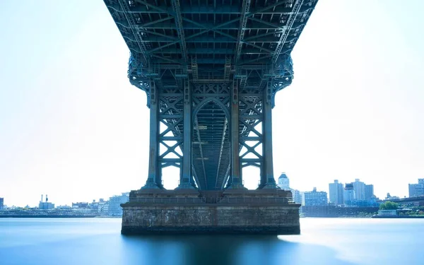 Una Bella Foto Del Ponte Manhattan Sotto Nuvole — Foto Stock