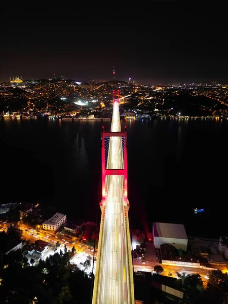 トルコのイスタンブールにあるボスポラス橋の美しいショット — ストック写真
