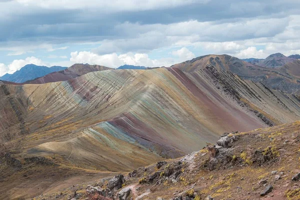 Una Hermosa Toma Las Hermosas Montañas Del Palccoyo Perú Con — Foto de Stock