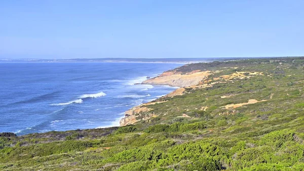 Falésias Impressionantes Cabo Espichel Costa Oceano Atlântico Portugal Sob Céu — Fotografia de Stock