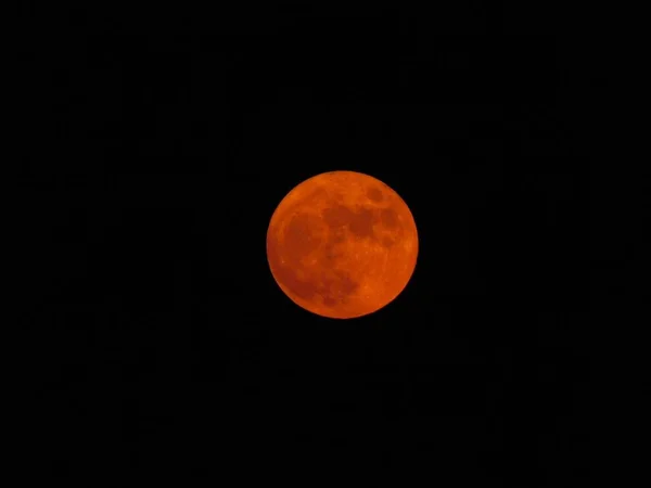 Czerwona Pełnia Księżyca Czarnym Tle — Zdjęcie stockowe