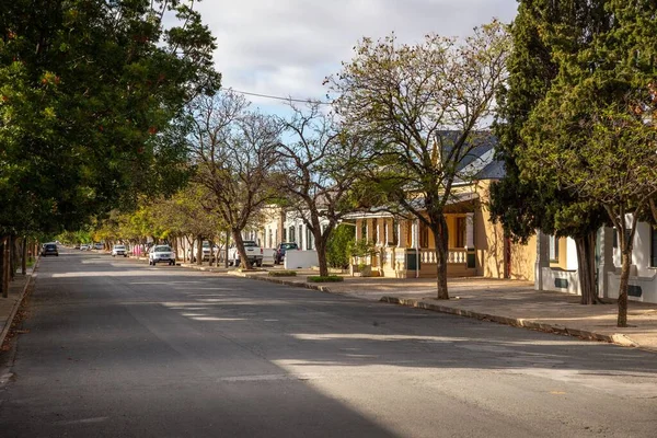 Traditionelle Häuser Kolonialstil Säumen Eine Vorortstraße Graaff Reinet Südafrika — Stockfoto