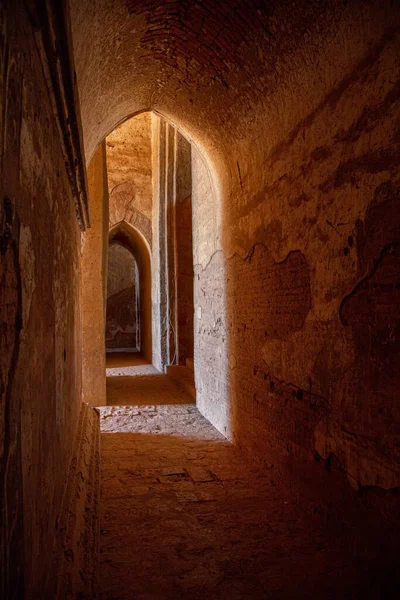 Sunlight Shines Arched Brick Corridor One Many Temples Bagan Myanmar — Stock Photo, Image