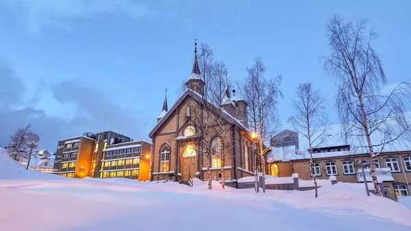 Ein Schöner Blick Auf Die Beleuchtete Liebfrauenkathedrale Winter Tromsö Norwegen — Stockfoto