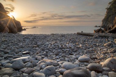 Costa Brava 'daki Cala Pedrosa sahilinin güzel bir görüntüsü.