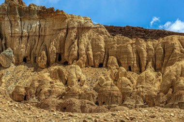 Garuda Vadisi, Tibet, Çin 'deki Gümüş Saray harabelerinin güzel bir görüntüsü..