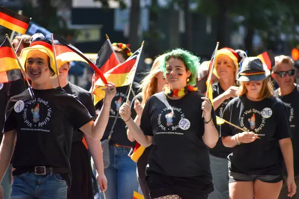 Bandeiras Americanas Alemãs Estão Exibição Quinta Avenida Durante Desfile Anual — Fotografia de Stock