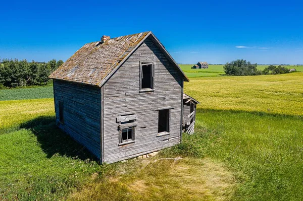 Uma Casa Abandonada Nas Pradarias Canadenses Perto Waldheim Saskatchewan — Fotografia de Stock