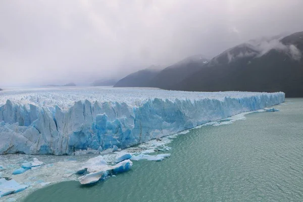Une Séquence Drones Parc National Los Glaciares Par Temps Nuageux — Photo