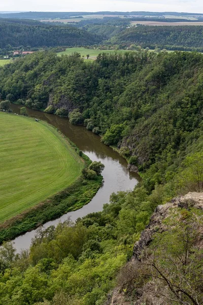 Vertikal Över Berounka Floden Grönskan Havlova Skala Observation — Stockfoto
