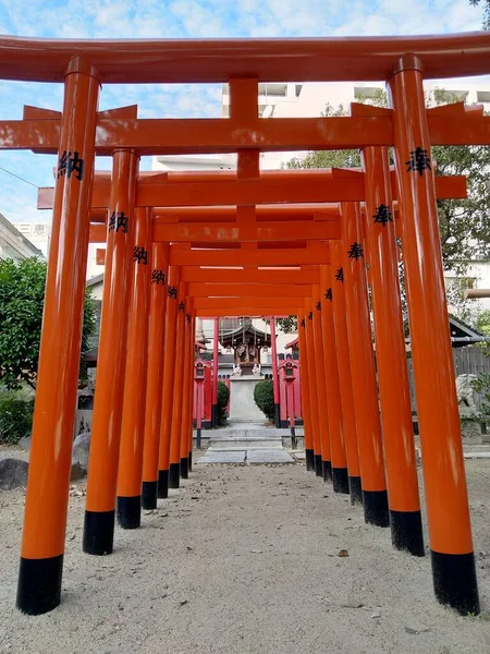 大阪の美しい神社の垂直ショット — ストック写真