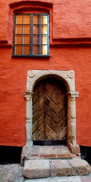 Vertical Shot Wooden Door Old House Stockholm Sweden — Stock Photo, Image