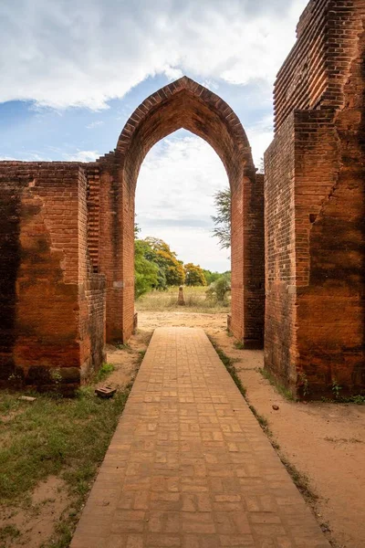 Footpath Leads Brick Archway Which Forms Part Unfinished Temple Bagan — Stock Photo, Image
