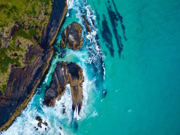 Una Vista Del Dron Playa Arena Del Mar Azul Contra — Foto de Stock