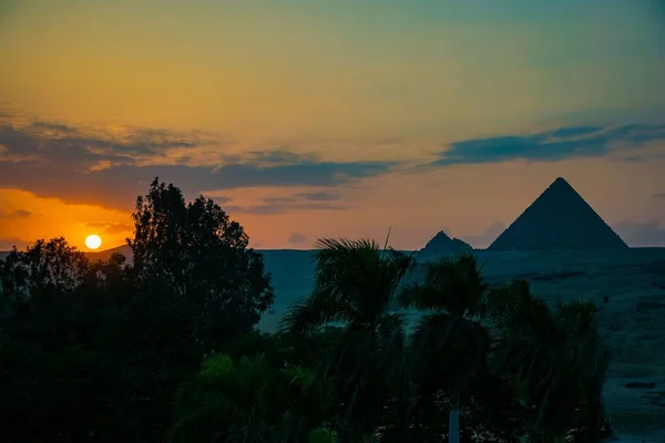 Вид Освещенные Пирамиды Гизы Египте — стоковое фото