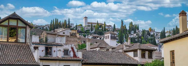 San Nicolas Kilisesi Granada Spanya Daki Evlerin Çatısının Üstündeki Bir — Stok fotoğraf