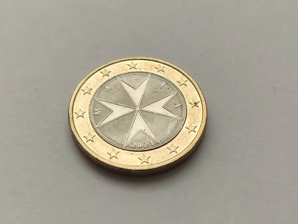 在白色背景上的马耳他欧元硬币特写 — 图库照片