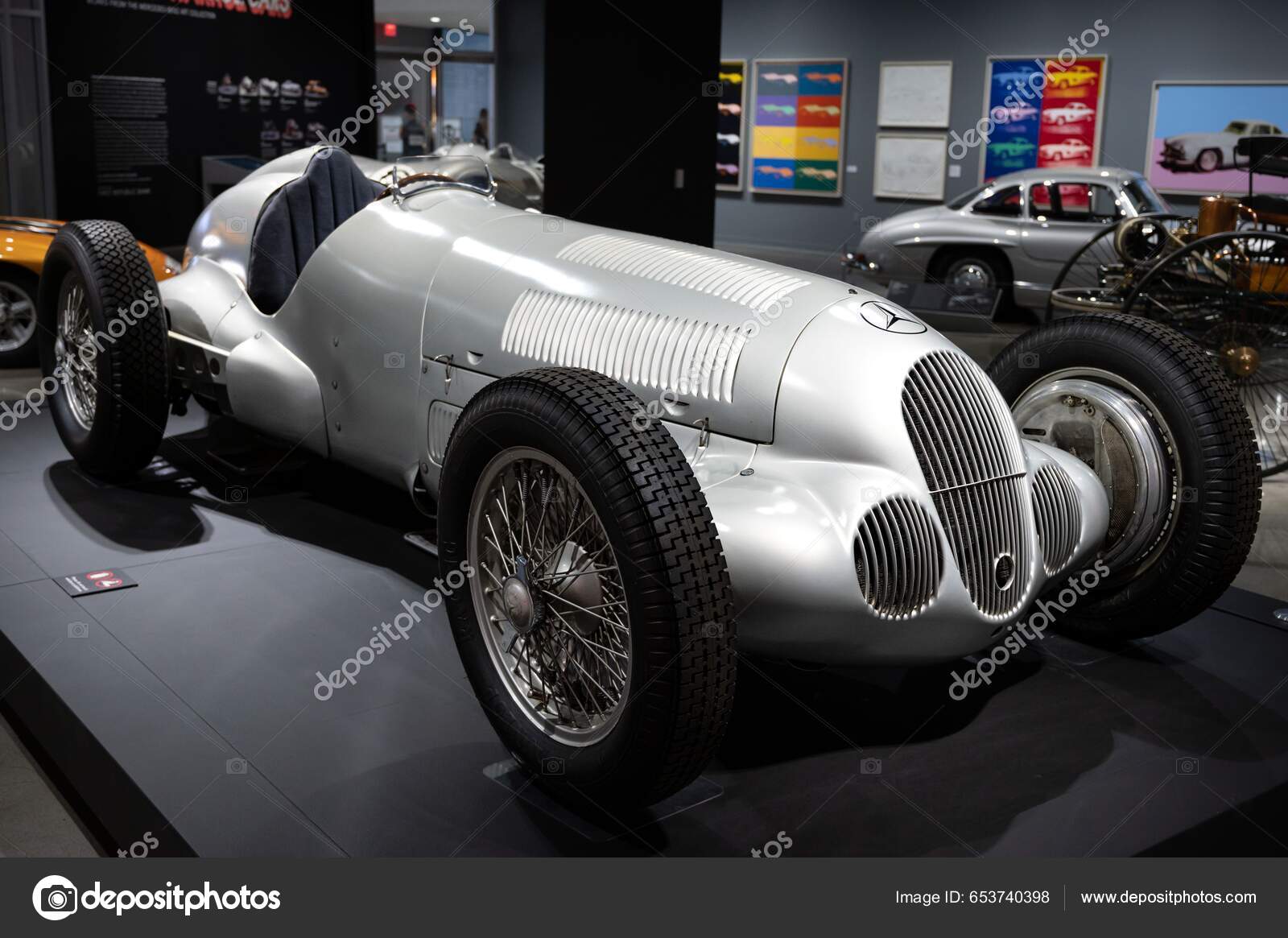 Voiture Course Historique 1937 Mercedes Benz W125 Grand Prix Voiture —  Photo éditoriale © wirestock_creators #653740398