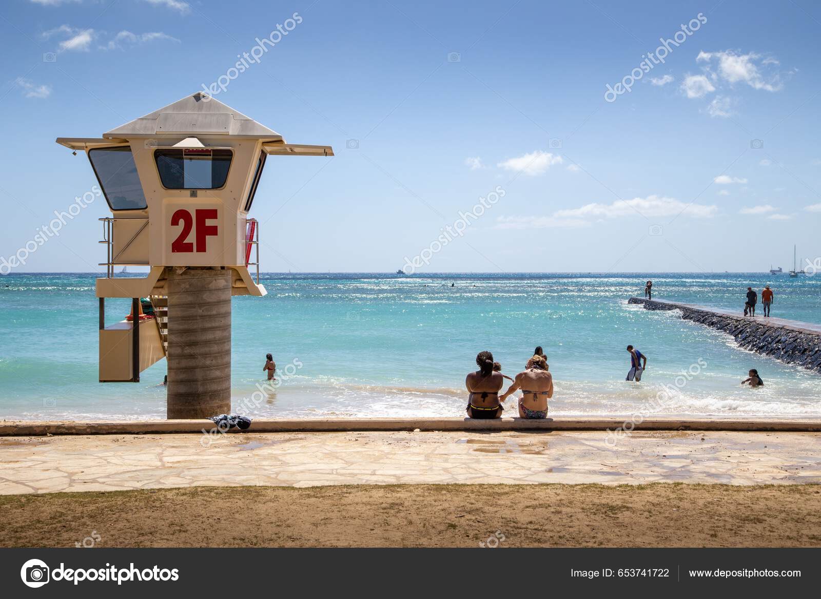 Lifeguard Tower Looks Part Waikiki Beach Popular Tourist Destination ...