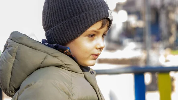 Niño Con Sombrero Abrigo Aire Libre —  Fotos de Stock