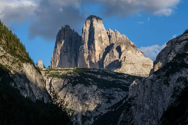 Fantastický Panoramatický Výhled Hory Tre Cime Lavaredo Modrou Oblohou Krásnými — Stock fotografie