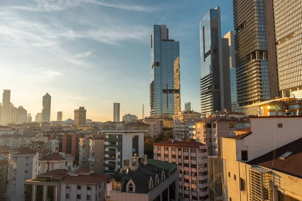 Kvällsbild Moderna Höga Byggnader Istanbul Turkiet — Stockfoto